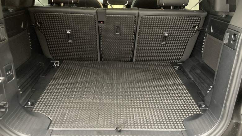 Land Rover Defender 3.0 D250 X-Dynamic HSE 110 5dr Auto Diesel Estate